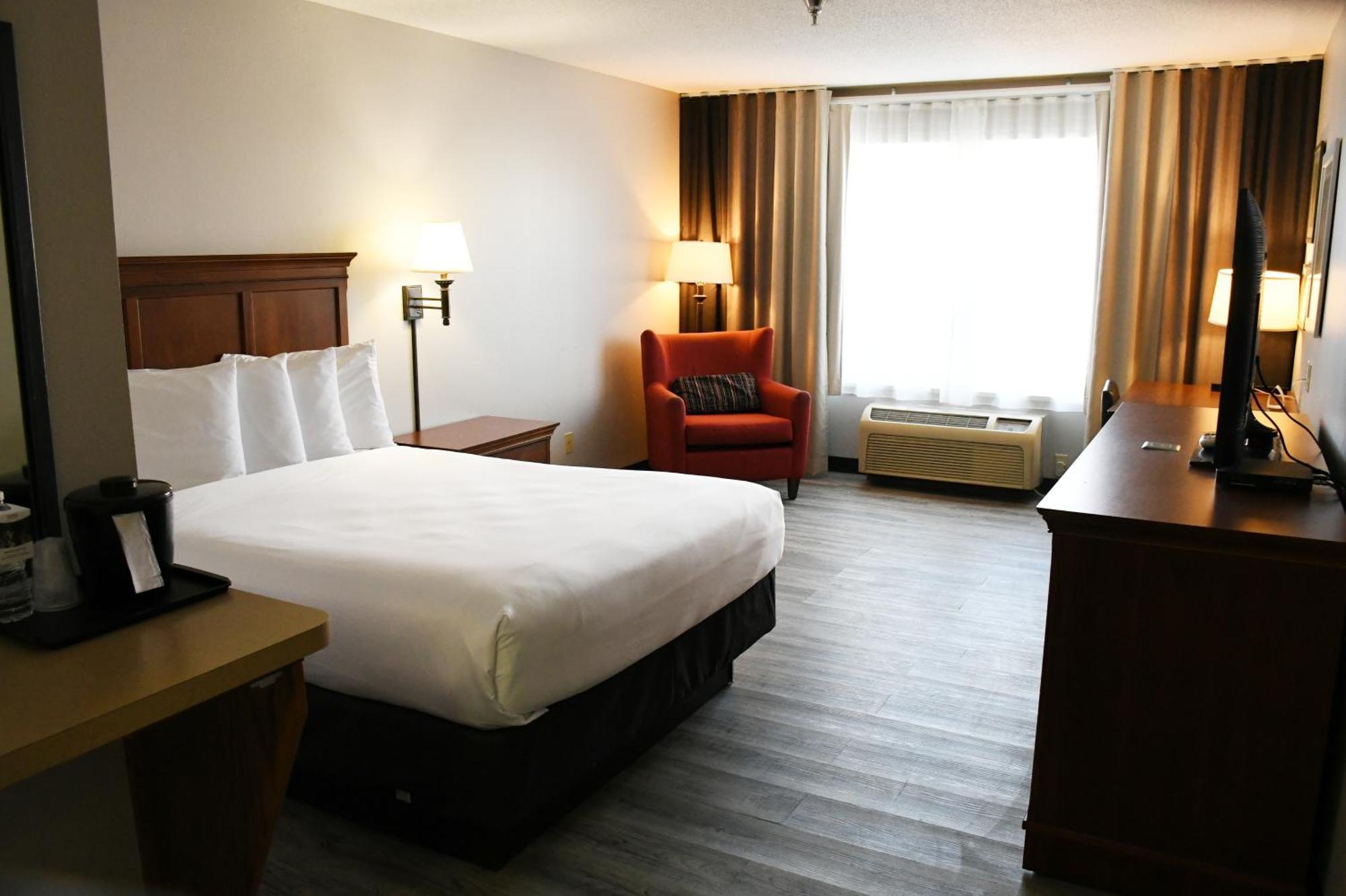 Harmony & Hotel Fort Dodge