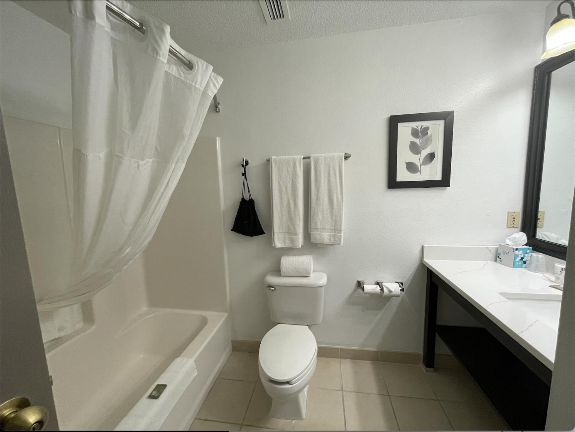 Hotel Harmony & Fort Dodge
