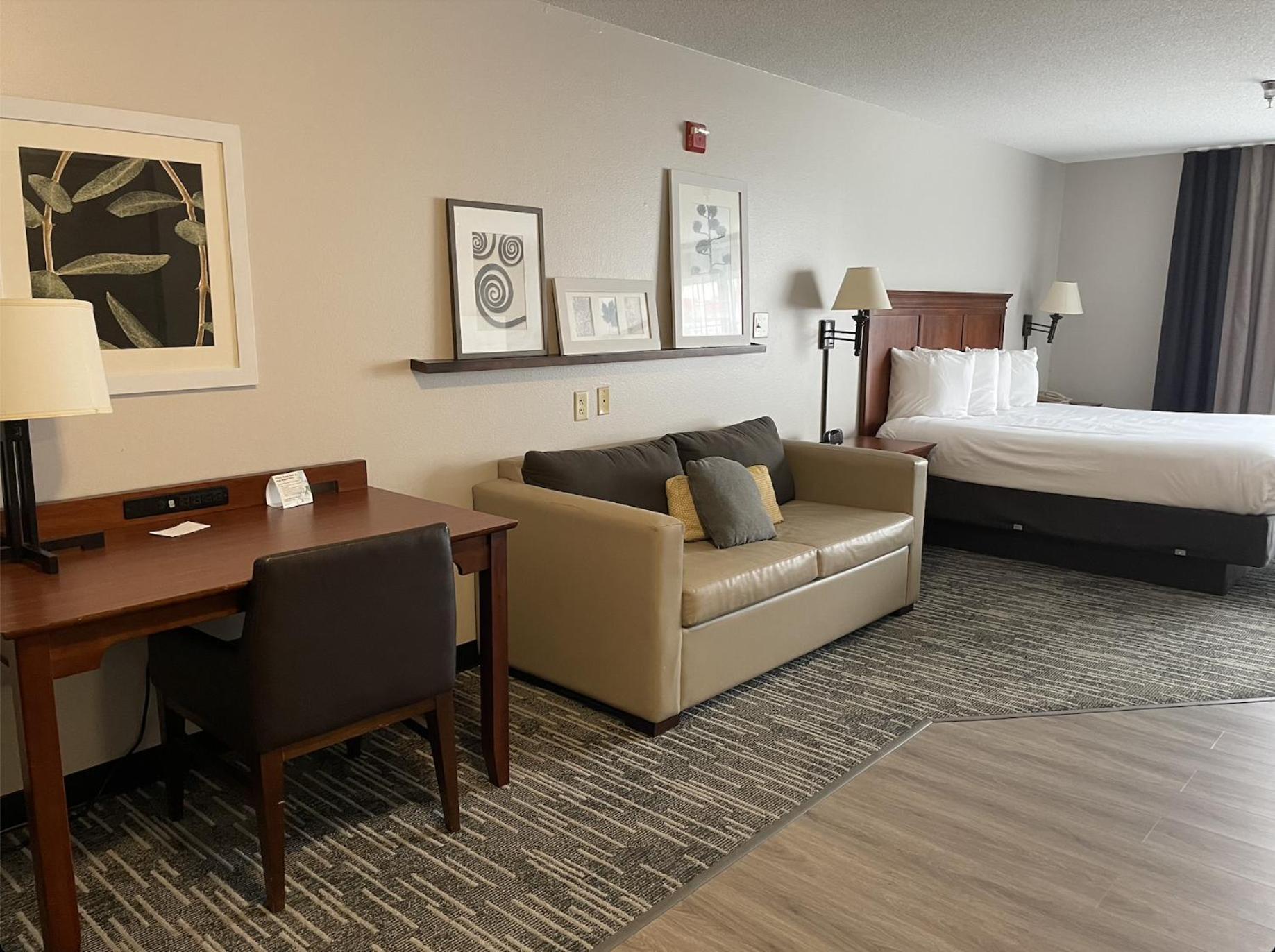 Hotel Harmony & Fort Dodge