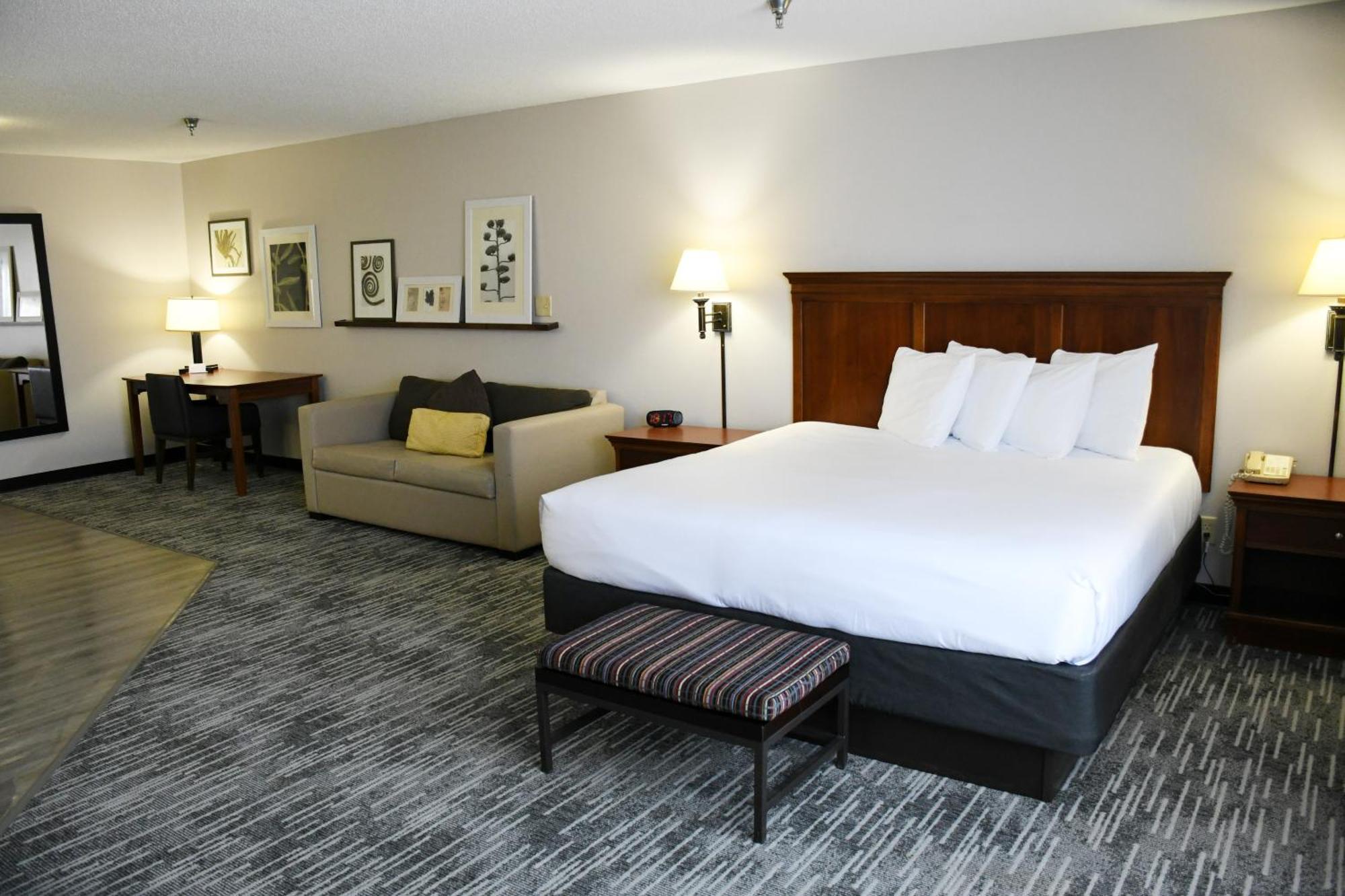 Harmony & Hotel Fort Dodge